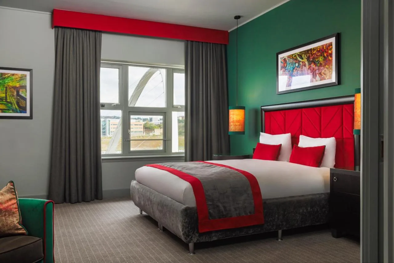 Bridge View Room