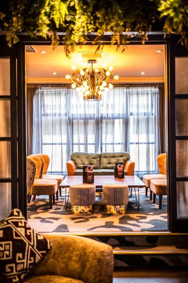 Club Deluxe River View
